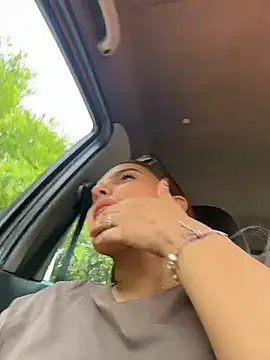 Snapshot of vivicolibri chatting on December 5, 7:55 pm vivicolibri online show from December 5, 7:55 pm