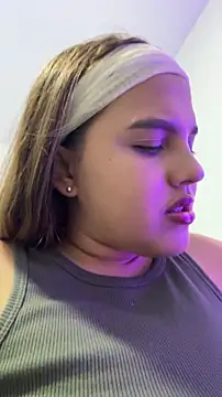 Snapshot of vivicolibri chatting on October 23, 8:51 pm vivicolibri online show from October 23, 8:51 pm