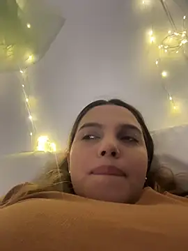 Snapshot of vivicolibri chatting on December 3, 10:09 pm vivicolibri online show from December 3, 10:09 pm