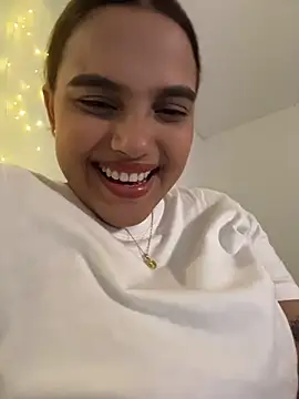 Snapshot of vivicolibri chatting on November 24, 10:10 pm vivicolibri online show from November 24, 10:10 pm