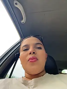 Snapshot of vivicolibri chatting on November 28, 7:47 pm vivicolibri online show from November 28, 7:47 pm