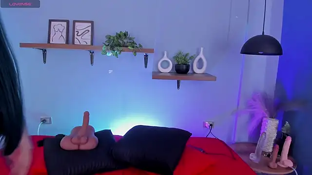 maddy walker online show from December 19, 12:40 pm