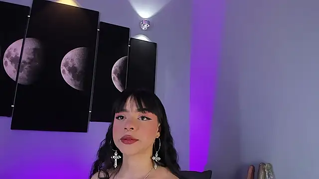 Snapshot of maddy_walker chatting on January 21, 8:32 pm maddy walker online show from January 21, 8:32 pm