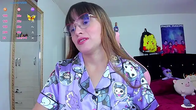 Snapshot of Lucyy-hess chatting on February 13, 9:06 pm Lucyy-hess online show from February 13, 9:06 pm