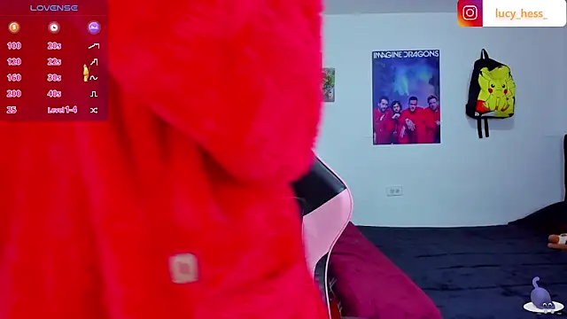 Snapshot of Lucyy-hess chatting on October 23, 7:56 pm Lucyy-hess online show from October 23, 7:56 pm