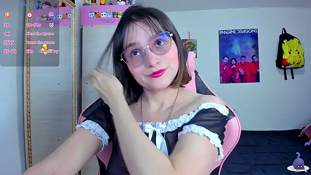 Snapshot of Lucyy-hess chatting on September 15, 9:37 pm Lucyy-hess online show from September 15, 9:37 pm