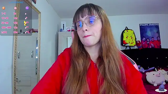 Snapshot of Lucyy-hess chatting on December 30, 10:45 pm Lucyy-hess online show from December 30, 10:45 pm