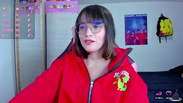 Snapshot of Lucyy-hess chatting on October 13, 7:48 pm Lucyy-hess online show from October 13, 7:48 pm