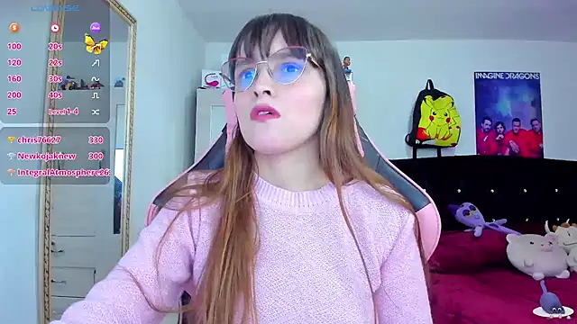 Snapshot of Lucyy-hess chatting on March 18, 9:53 pm Lucyy-hess online show from March 18, 9:53 pm