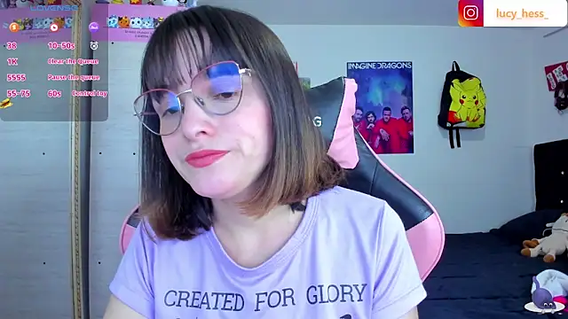 Snapshot of Lucyy-hess chatting on October 22, 8:41 pm Lucyy-hess online show from October 22, 8:41 pm