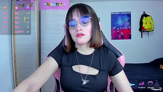 Snapshot of Lucyy-hess chatting on October 9, 8:42 pm Lucyy-hess online show from October 9, 8:42 pm