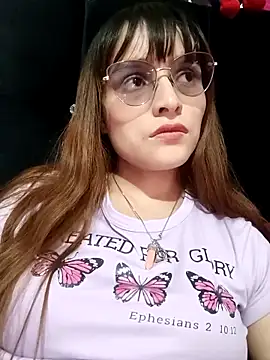 Snapshot of Lucyy-hess chatting on January 12, 10:12 pm Lucyy-hess online show from January 12, 10:12 pm