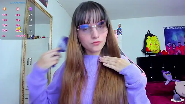 Snapshot of Lucyy-hess chatting on February 17, 8:38 pm Lucyy-hess online show from February 17, 8:38 pm