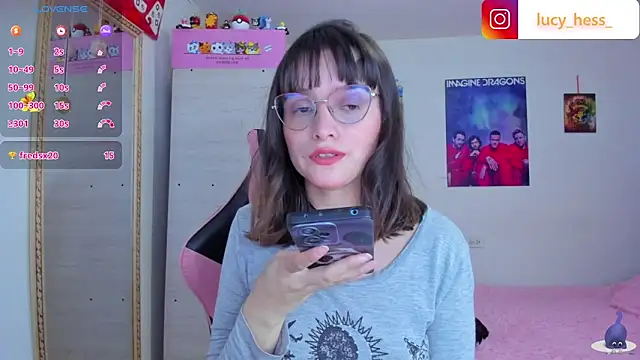 Lucyy-hess online show from March 4, 8:05 pm