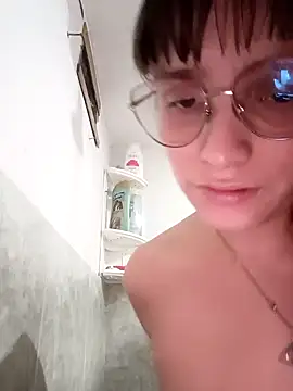 Snapshot of Lucyy-hess chatting on January 15, 3:00 am Lucyy-hess online show from January 15, 3:00 am