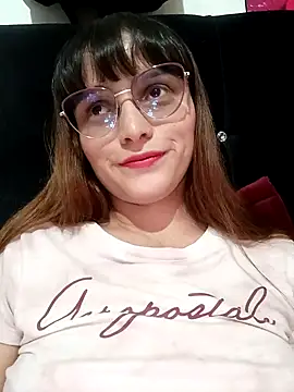 Snapshot of Lucyy-hess chatting on February 4, 9:41 pm Lucyy-hess online show from February 4, 9:41 pm