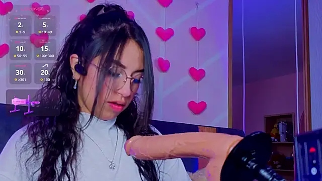 MadyJackson online show from April 7, 12:07 pm