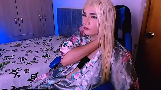 Snapshot of bubble_red chatting on February 24, 9:32 am bubble red online show from February 24, 9:32 am