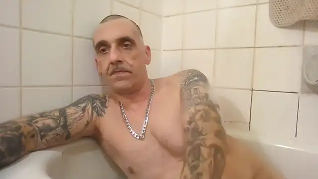 CandiedPompano online show from October 1, 4:17 am