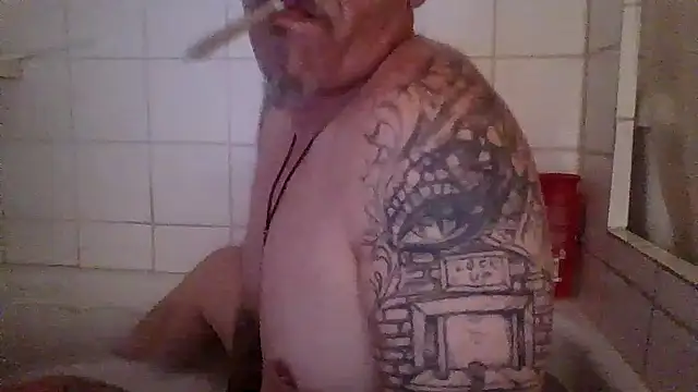 Snapshot of CandiedPompano chatting on July 15, 5:25 am CandiedPompano online show from July 15, 5:25 am