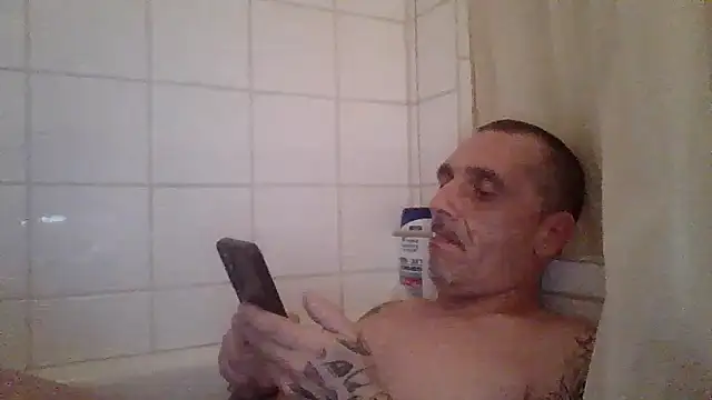 Snapshot of CandiedPompano chatting on December 21, 12:57 am CandiedPompano online show from December 21, 12:57 am