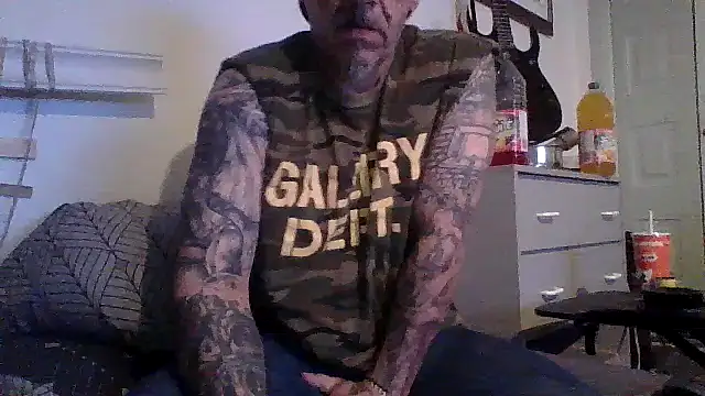 Snapshot of CandiedPompano chatting on June 21, 1:44 am CandiedPompano online show from June 21, 1:44 am