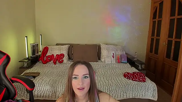Snapshot of VeronikaVel chatting on May 6, 9:19 pm VeronikaVel online show from May 6, 9:19 pm