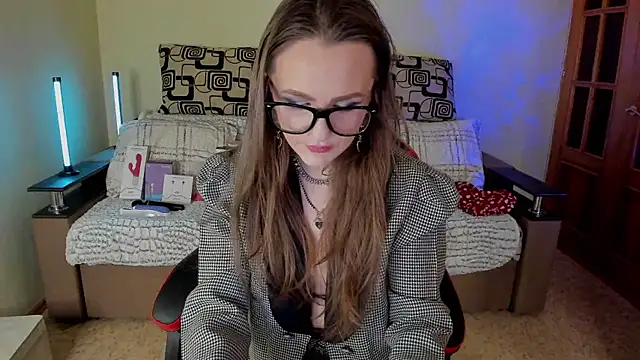 Snapshot of VeronikaVel chatting on April 10, 8:49 pm VeronikaVel online show from April 10, 8:49 pm