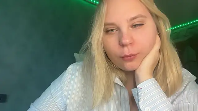 Thalia  Star online show from December 4, 8:57 am