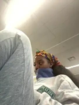 Snapshot of choclatepeaach chatting on December 19, 11:18 pm choclatepeaach online show from December 19, 11:18 pm