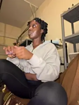 Snapshot of choclatepeaach chatting on February 5, 5:53 pm choclatepeaach online show from February 5, 5:53 pm