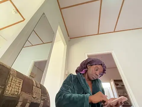 Snapshot of choclatepeaach chatting on February 14, 5:13 pm choclatepeaach online show from February 14, 5:13 pm