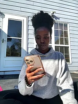 Snapshot of choclatepeaach chatting on January 13, 4:33 pm choclatepeaach online show from January 13, 4:33 pm