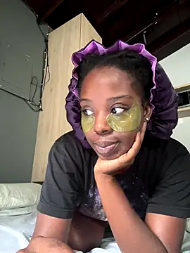 Snapshot of choclatepeaach chatting on December 16, 1:59 pm choclatepeaach online show from December 16, 1:59 pm