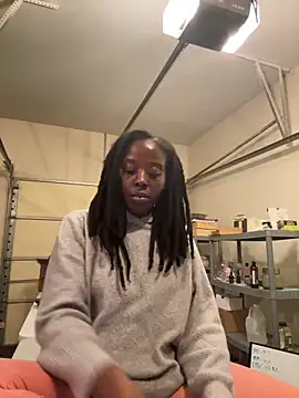 Snapshot of choclatepeaach chatting on November 10, 10:37 pm choclatepeaach online show from November 10, 10:37 pm