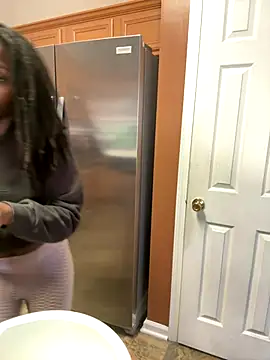 Snapshot of choclatepeaach chatting on November 3, 6:33 pm choclatepeaach online show from November 3, 6:33 pm