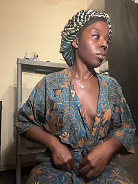 choclatepeaach online show from March 8, 1:22 am