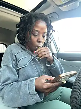 choclatepeaach online show from March 20, 5:58 pm