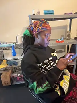 Snapshot of choclatepeaach chatting on October 30, 6:27 pm choclatepeaach online show from October 30, 6:27 pm