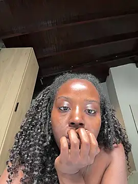 Snapshot of choclatepeaach chatting on December 17, 6:46 pm choclatepeaach online show from December 17, 6:46 pm