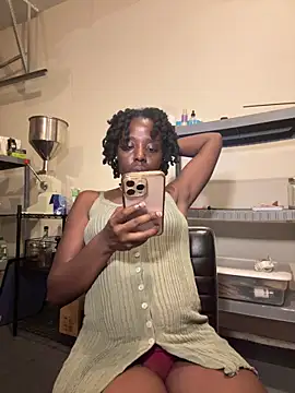 choclatepeaach online show from March 6, 1:11 am