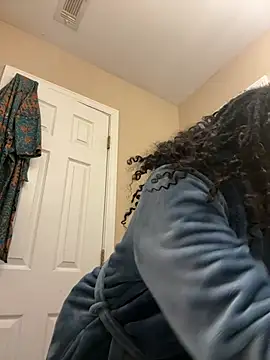 Snapshot of choclatepeaach chatting on January 15, 2:31 pm choclatepeaach online show from January 15, 2:31 pm