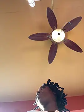 Snapshot of choclatepeaach chatting on February 15, 8:52 pm choclatepeaach online show from February 15, 8:52 pm