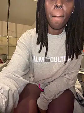 Snapshot of choclatepeaach chatting on November 5, 6:49 am choclatepeaach online show from November 5, 6:49 am