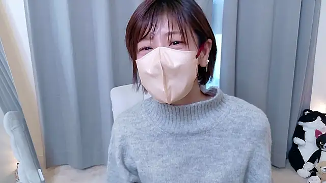 Snapshot of Risa_06 chatting on February 15, 5:41 am Risa 06 online show from February 15, 5:41 am