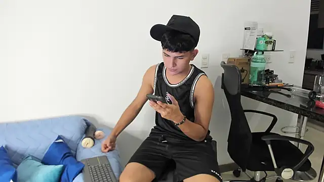 Lyam ap online show from February 1, 1:34 am