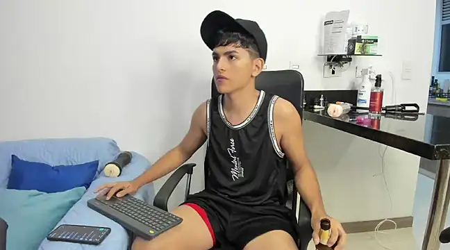 Lyam ap online show from January 14, 9:02 am