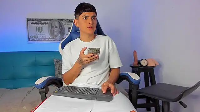 Lyam ap online show from March 22, 9:38 pm