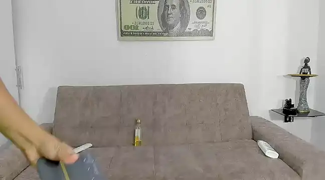 Lyam ap online show from December 3, 10:01 am