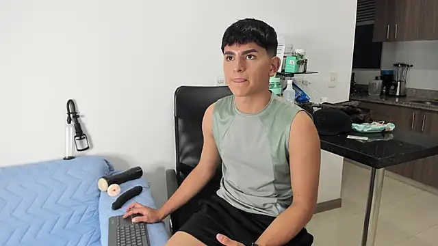 Lyam ap online show from January 31, 2:04 am